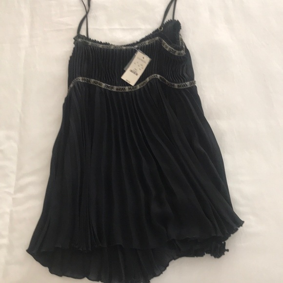 100% Silk Top with detailed design - Picture 3 of 3